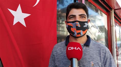B­u­r­s­a­­d­a­ ­T­ü­r­k­ ­b­a­y­r­a­ğ­ı­n­ı­ ­ö­p­e­n­ ­k­a­d­ı­n­ ­d­u­y­g­u­l­a­n­d­ı­r­d­ı­